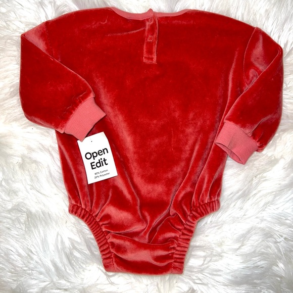 Nordstrom’s red velvet romper NWT 9/12M - Picture 5 of 5